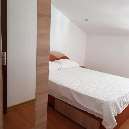 Casa Cu Camere De Inchiriat Plata La Cazare Pretul Este Pe O Camera