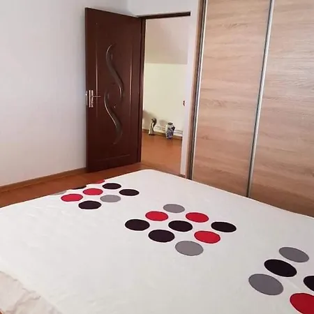 Penzion Casa Cu Camere De Inchiriat Plata La Cazare Pretul Este Pe O Camera *