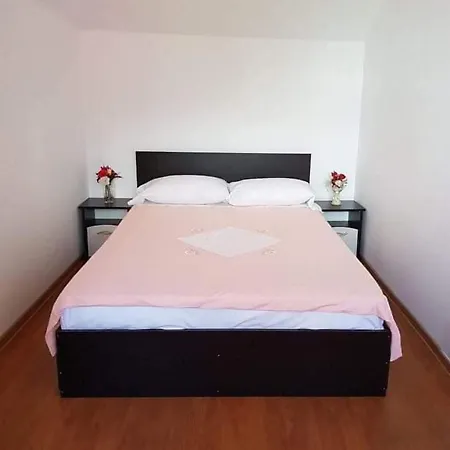 Casa Cu Camere De Inchiriat Plata La Cazare Pretul Este Pe O Camera Penzion Năvodari