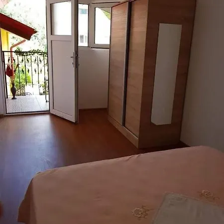 Casa Cu Camere De Inchiriat Plata La Cazare Pretul Este Pe O Camera Năvodari