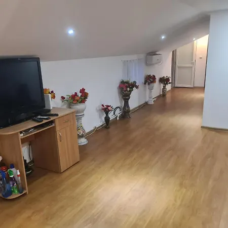 Casa Cu Camere De Inchiriat Plata La Cazare Pretul Este Pe O Camera * Năvodari
