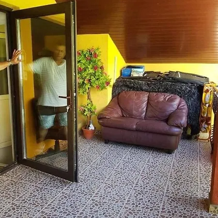 Casa cu camere de închiriat plata la cazare prețul este pe o camera * Năvodari