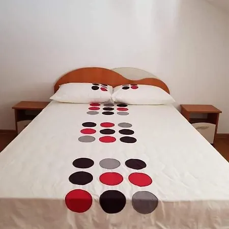 Casa cu camere de închiriat plata la cazare prețul este pe o camera Pensiune *