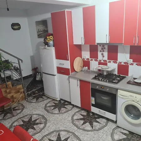 Casa cu camere de închiriat plata la cazare prețul este pe o camera
